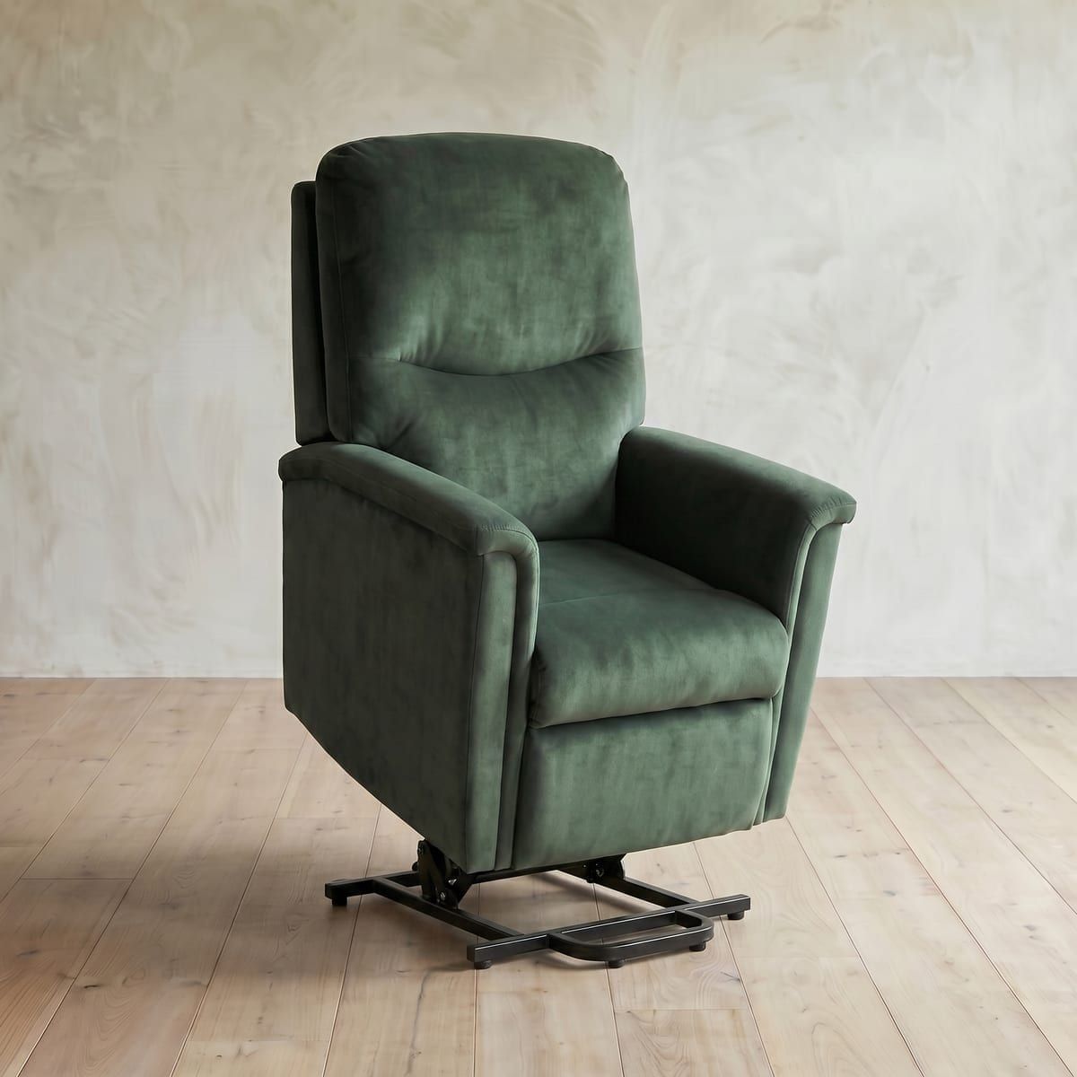 Welbeck Riser Recliner — front view